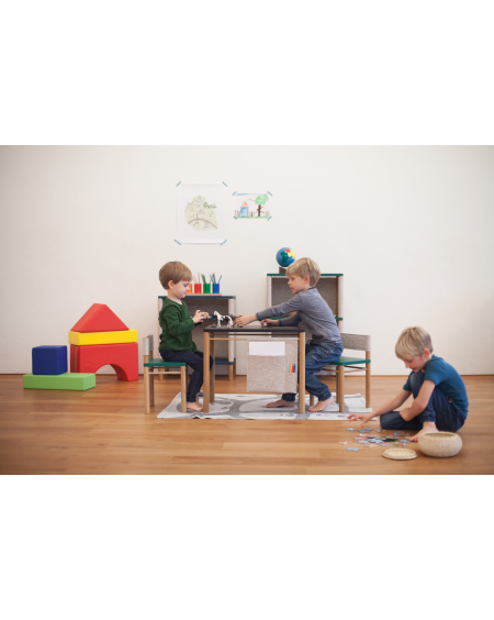 Chaise enfant sensorielle Clément inspirée par Montessori Vert | Coclico | MyloWonders